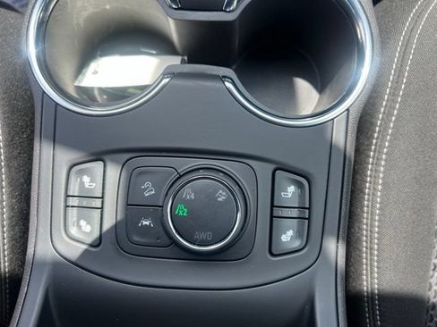 Used 2023 GMC Terrain SLE w/ Driver Convenience Package AWD/4WD image 30