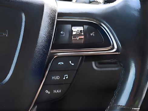 Used 2018 Lincoln Navigator L Select w/ Technology Package image 24