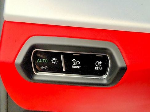 Used 2019 Lamborghini Urus AWD/4WD image 20