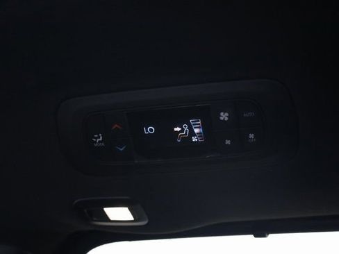 Used 2024 Chrysler Pacifica Limited w/ S Appearance Package image 31