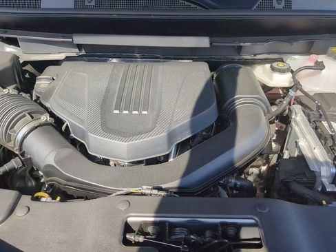 Used 2026 GMC Acadia Elevation w/ Elevation Premium Package FWD image 32