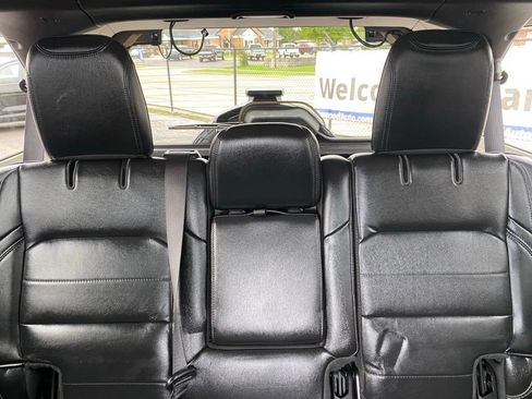 Used 2020 Jeep Wrangler Unlimited Sahara w/ Dual Top Group AWD/4WD image 30