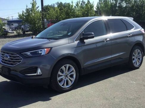 Used 2023 Ford Edge Titanium w/ Cargo Accessory Package image 4