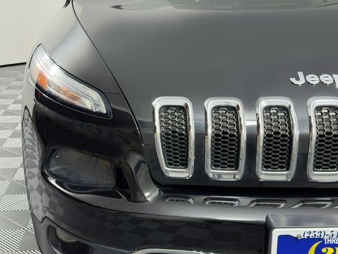 Used 2016 Jeep Cherokee Limited AWD/4WD image 4