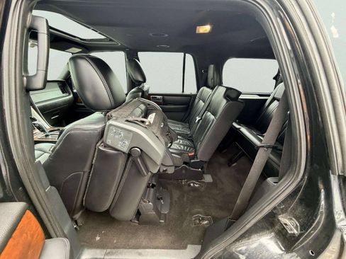 Used 2015 Lincoln Navigator 4WD image 27