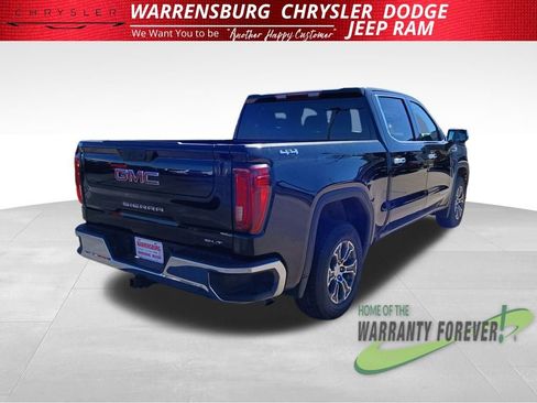 Used 2025 GMC Sierra 1500 SLT image 3