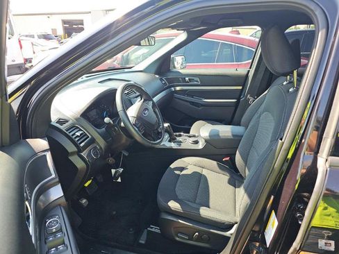 Used 2019 Ford Explorer XLT AWD/4WD image 3
