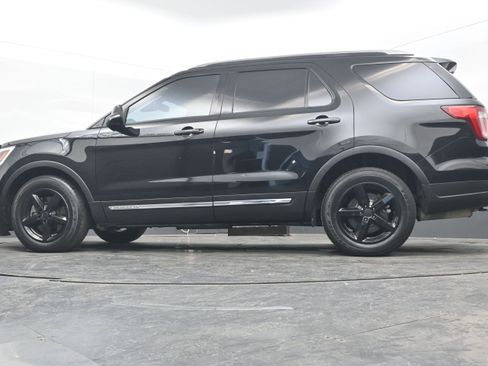 Used 2018 Ford Explorer XLT w/ Equipment Group 201A image 25