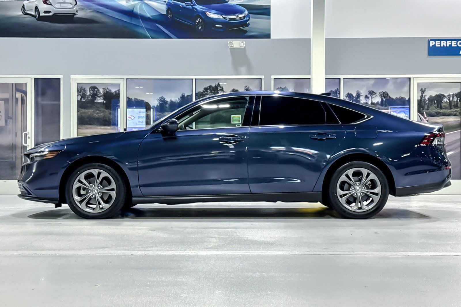 Used 2024 Honda Accord EX image 2