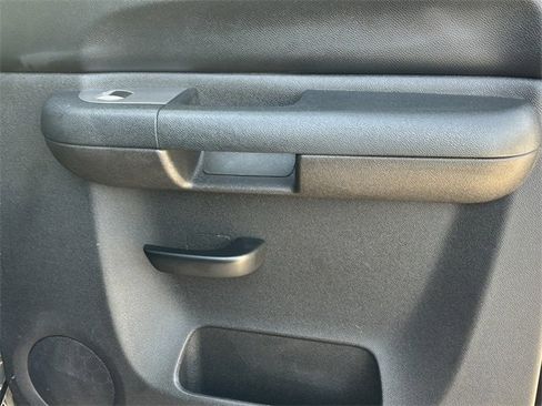 Used 2011 GMC Sierra 1500 SLE w/ Regional Value Package image 12