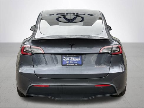 Used 2022 Tesla Model Y Performance image 7