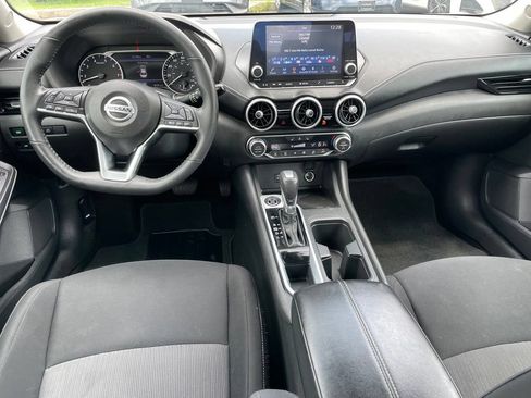 Certified 2023 Nissan Sentra SR FWD image 11