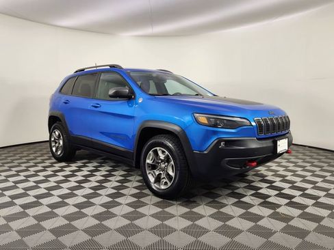 Used 2019 Jeep Cherokee Trailhawk w/ Cold Weather Group AWD/4WD image 6