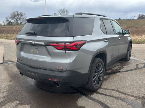 Used 2023 Chevrolet Traverse RS image 7