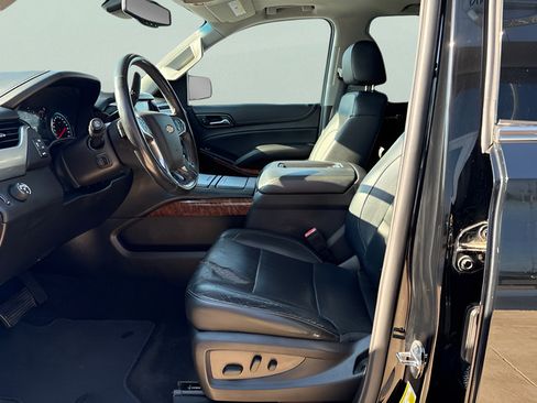 Used 2017 Chevrolet Suburban Premier RWD image 15