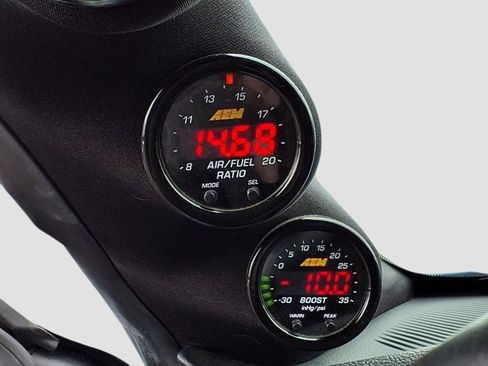 Used 2016 Dodge Challenger R/T Scat Pack w/ Leather Interior Group image 16