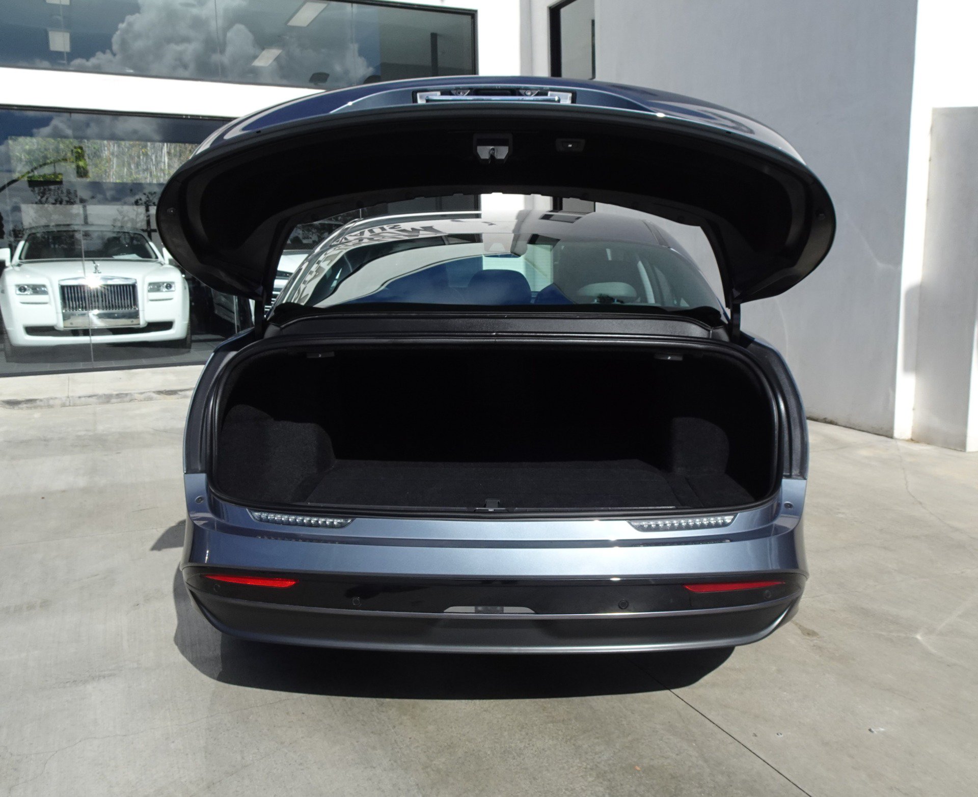 Used 2025 Lucid Air Touring AWD/4WD image 6