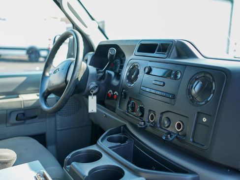 Used 2014 Ford E-250 and Econoline 250 w/ Power Group RWD image 10