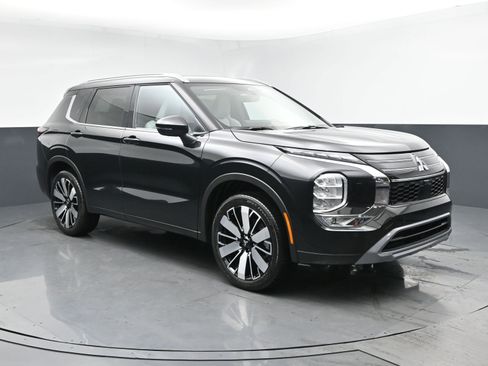 New 2025 Mitsubishi Outlander SEL image 2
