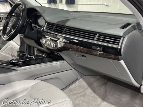 Used 2018 Audi Q7 3.0T Premium Plus image 23