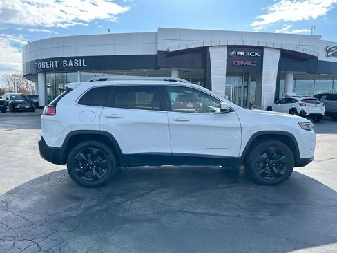Used 2020 Jeep Cherokee Limited image 9