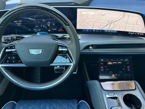 New 2026 Cadillac Vistiq Premium Luxury w/ LPO, Floor Liner Package image 14