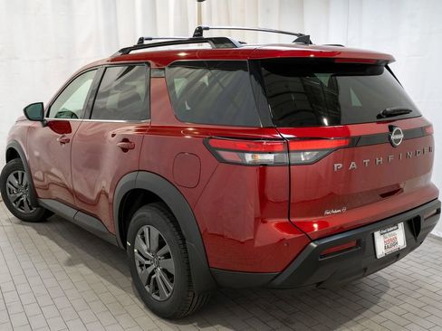 New 2026 Nissan Pathfinder SV image 4