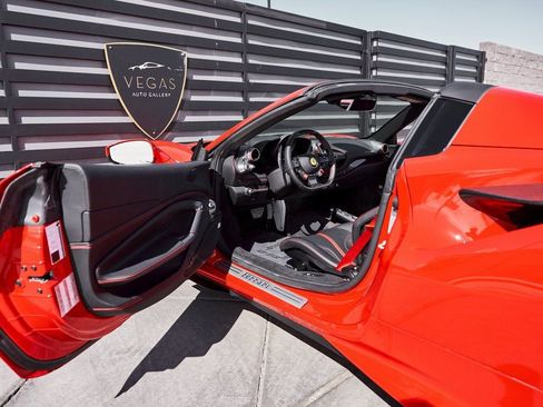 Used 2022 Ferrari F8 Tributo image 37