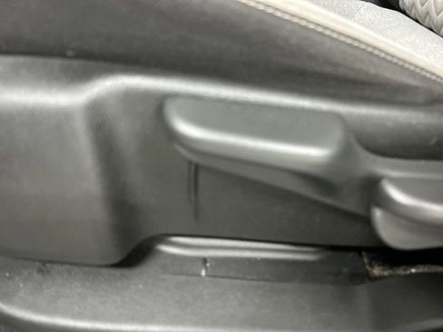 Used 2022 Chevrolet Equinox LS image 10