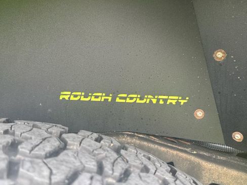 Used 2017 Jeep Wrangler Unlimited Rubicon w/ Connectivity Group AWD/4WD image 14