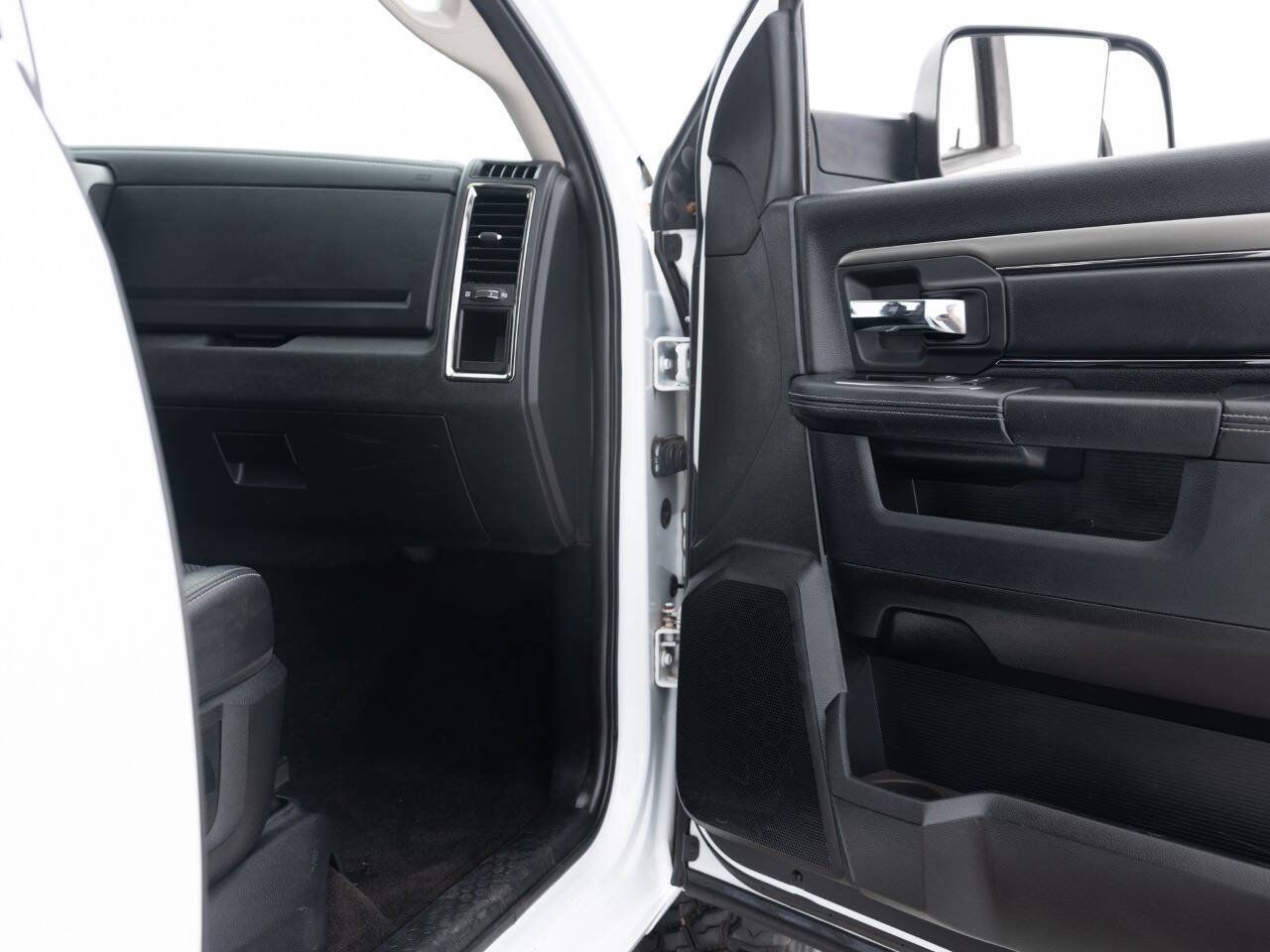 Used 2015 RAM 1500 Sport AWD/4WD image 32