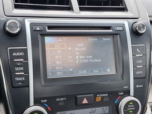 Used 2012 Toyota Camry XLE w/ Leather Pkg FWD image 17
