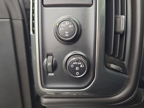 Used 2015 Chevrolet Silverado 1500 LTZ Z71 image 23