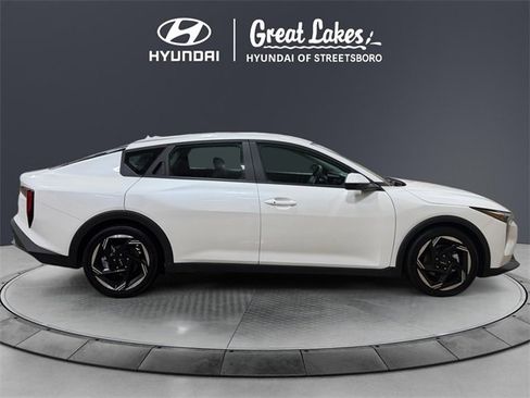 Used 2025 Kia K4 EX image 6