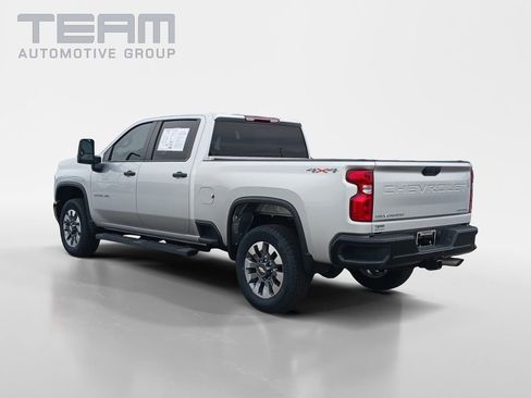 Used 2022 Chevrolet Silverado 2500 Custom w/ Custom Value Package image 5