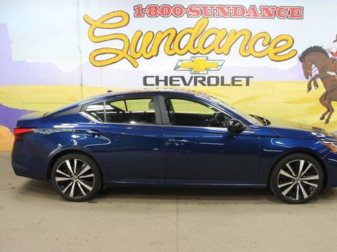 Used 2022 Nissan Altima 2.5 SR FWD image 1