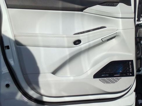 New 2026 Jeep Cherokee Overland image 12