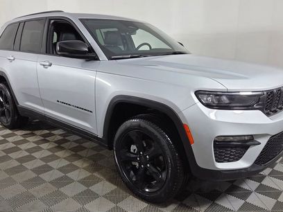 New 2025 Jeep Grand Cherokee Limited w/ Black Appearance Package