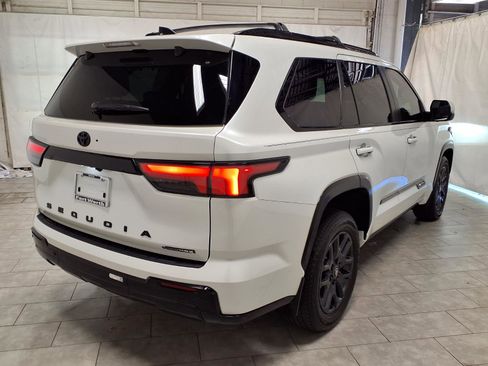 Used 2025 Toyota Sequoia Platinum AWD/4WD image 9