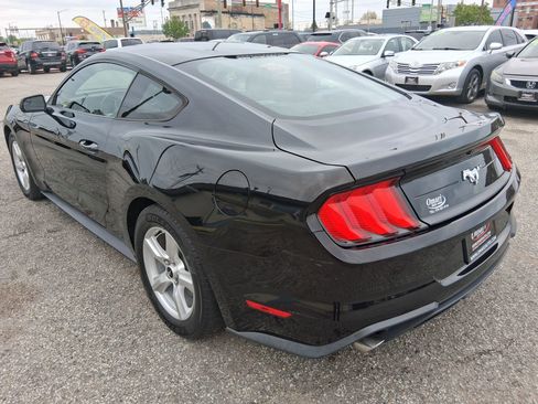 Used 2018 Ford Mustang Coupe RWD image 6