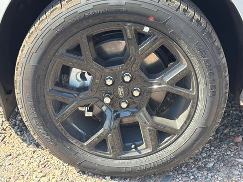 New 2025 Ford Maverick Lobo image 25