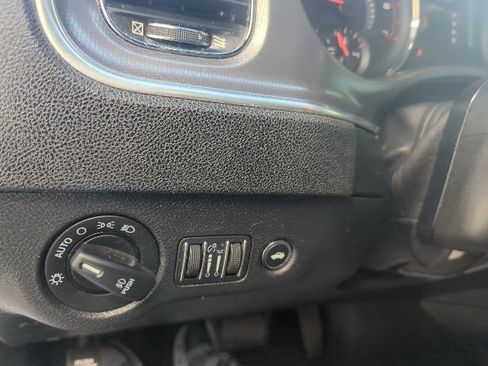 Used 2014 Dodge Charger R/T image 34