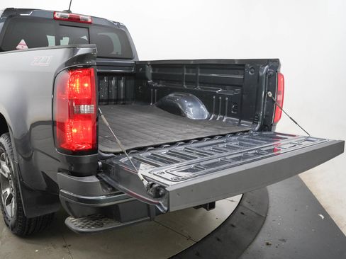Used 2016 Chevrolet Colorado Z71 AWD/4WD image 9