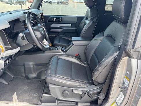Used 2023 Ford Bronco Badlands image 5