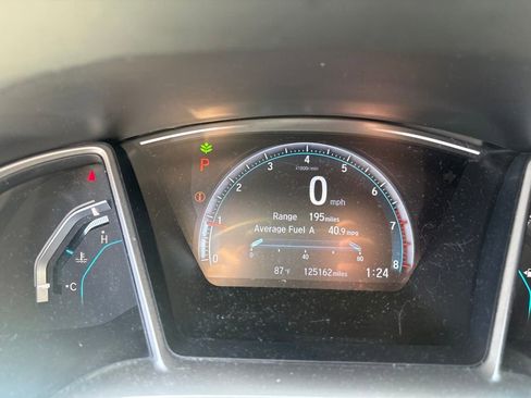 Used 2018 Honda Civic EX image 9