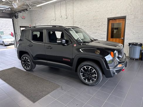 Used 2023 Jeep Renegade Trailhawk AWD/4WD image 1