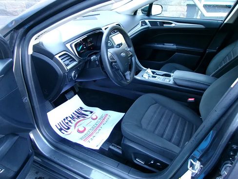 Used 2020 Ford Fusion SE FWD image 10