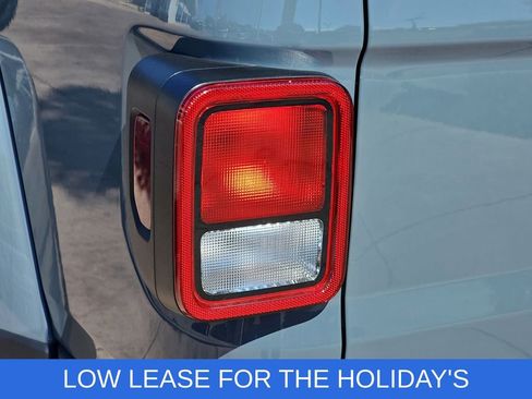 New 2025 Jeep Gladiator Willys image 38