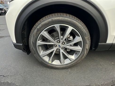 Used 2025 Ford Explorer Platinum w/ Ultimate Package image 11