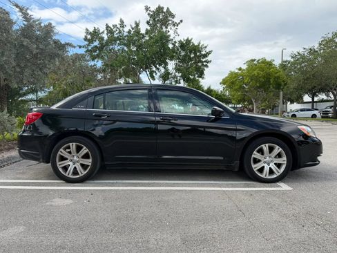 Used 2013 Chrysler 200 Touring FWD image 8